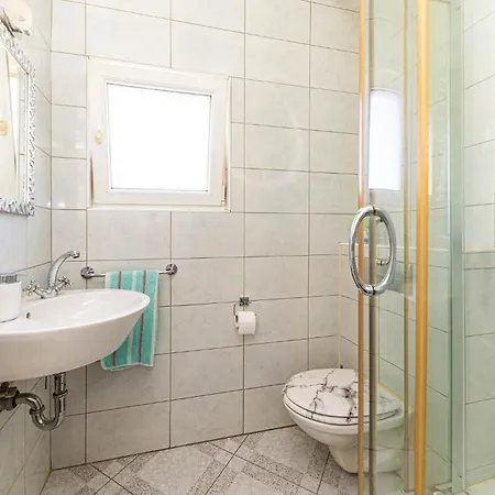 3 Bedroom Awesome In Kastel Gomilica * Kaštela